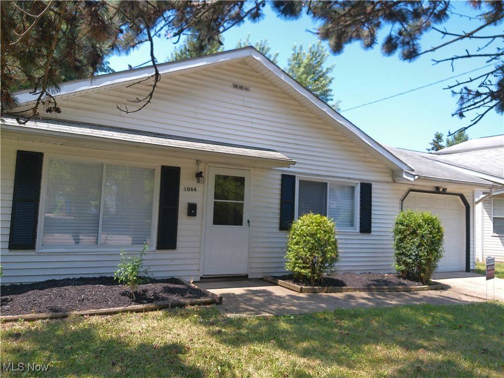 Cleveland, OH 44110,1064 E 168th ST