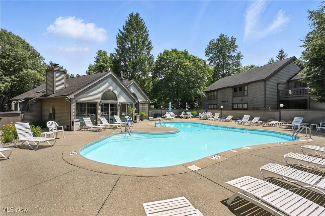 Boardman, OH 44512,1293 Redtail Hawk DR #4