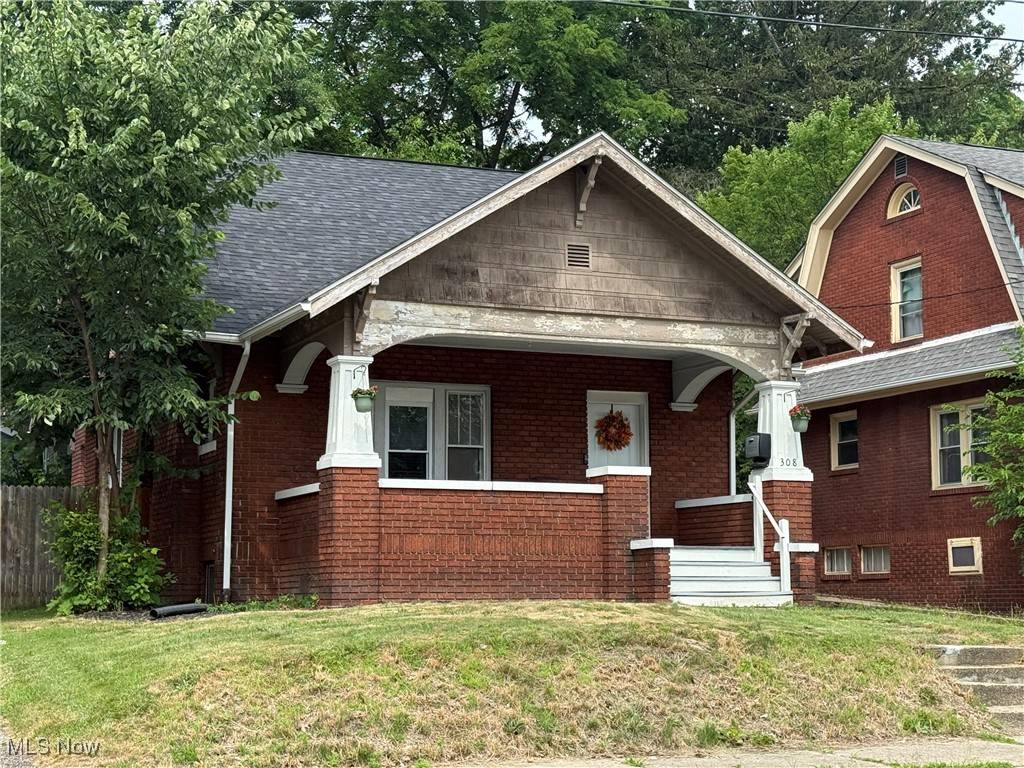 Akron, OH 44302,308 Rhodes AVE
