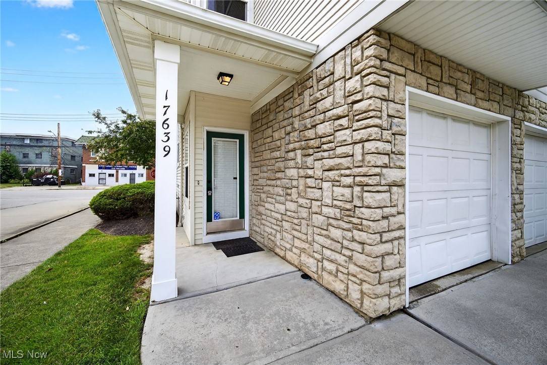 Cleveland, OH 44119,17639 Wildwood LN