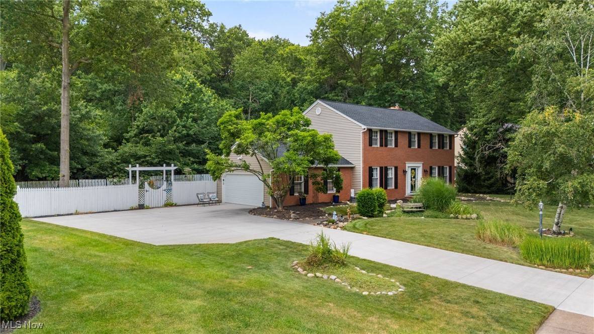 Avon Lake, OH 44012,308 Greenbriar DR