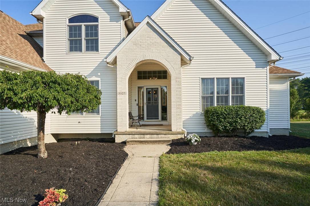 North Ridgeville, OH 44039,5527 Robert CT