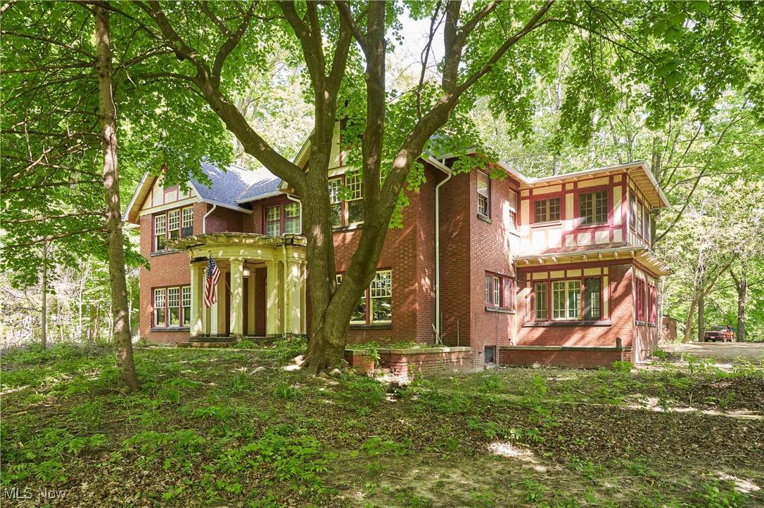 Akron, OH 44313,74 Maplewood AVE