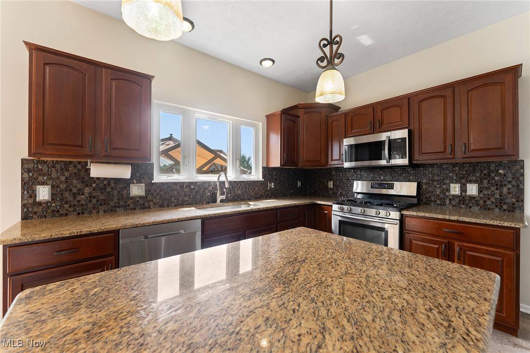 Girard, OH 44420,312 Dunn DR