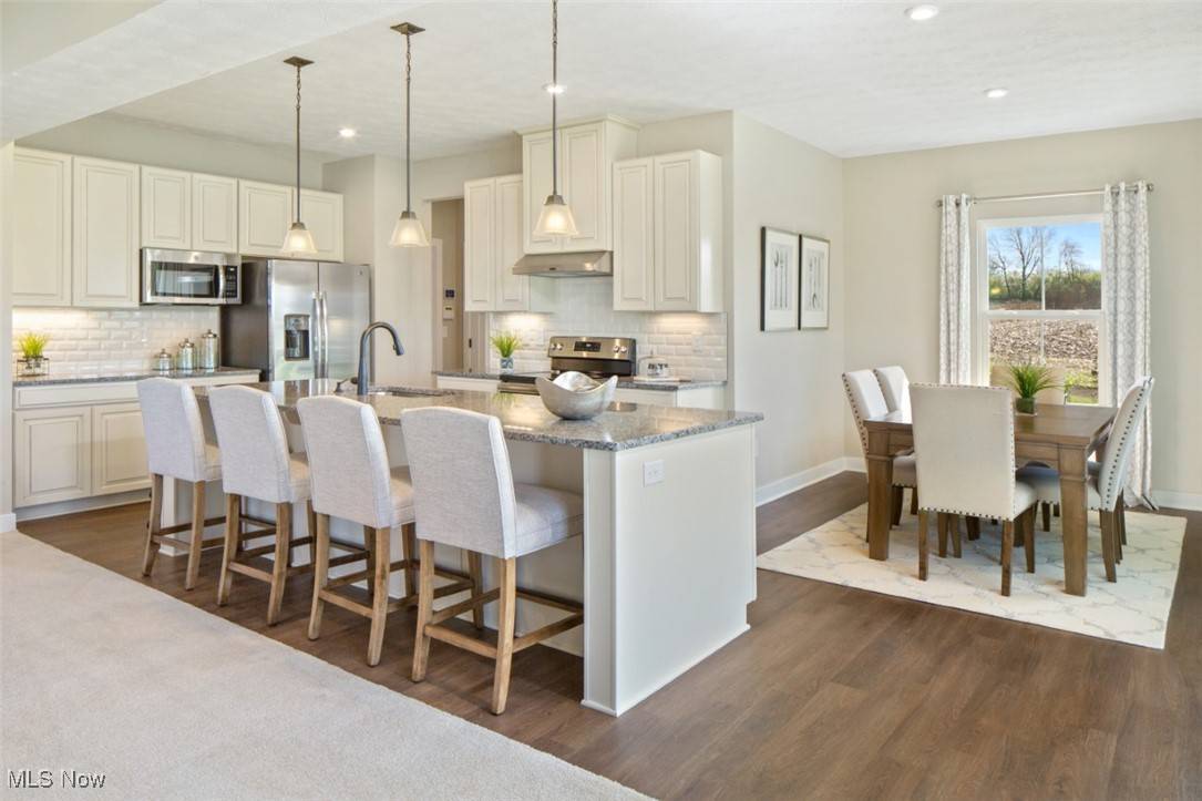 Chardon, OH 44024,221 Emerald DR