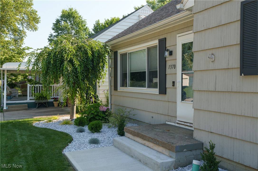 North Canton, OH 44720,1370 Castlewood AVE SW