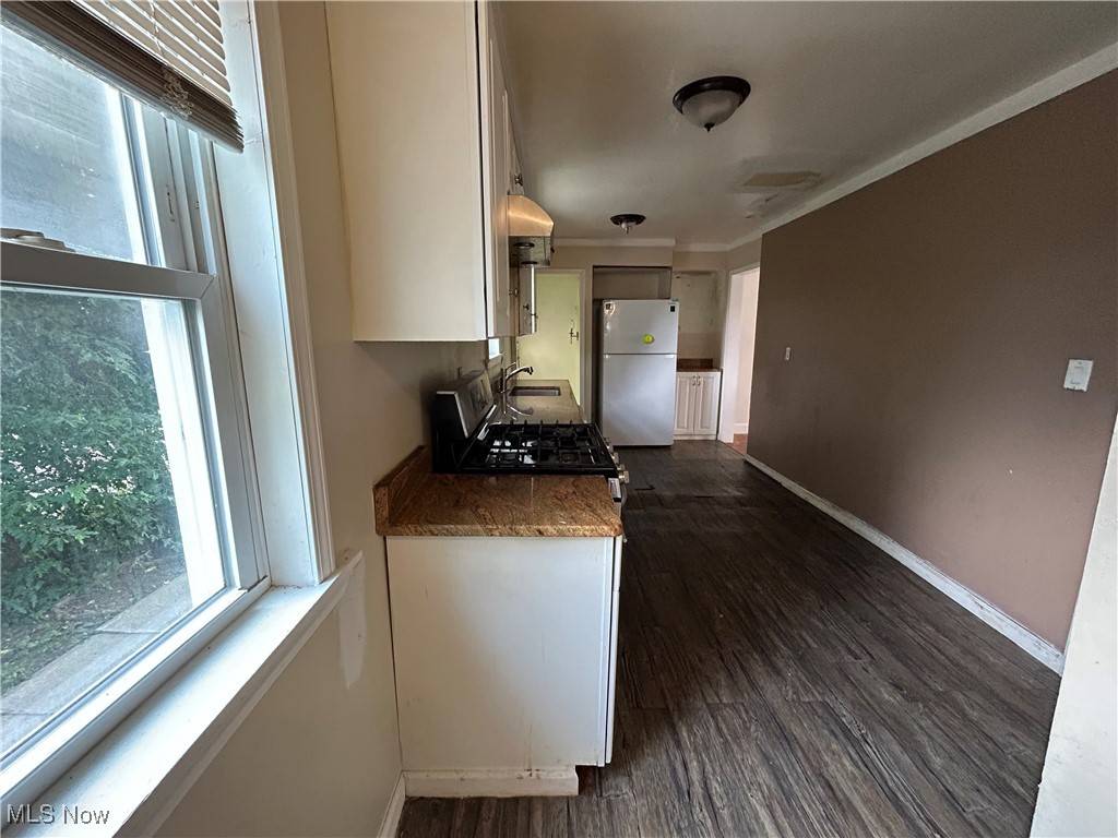 Cleveland, OH 44111,14104 Courtland