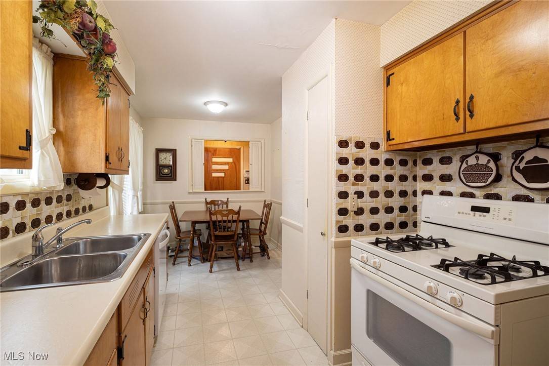 Elyria, OH 44035,365 Beebe AVE