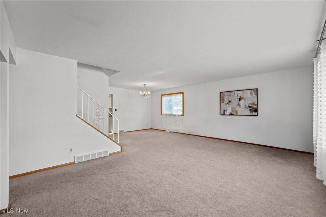 Solon, OH 44139,6584 Brookland AVE