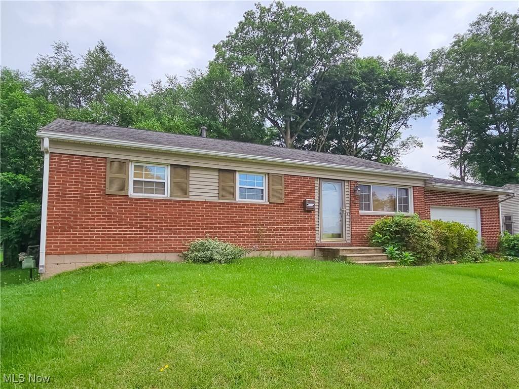 Canton, OH 44705,2558 Cathy DR NE