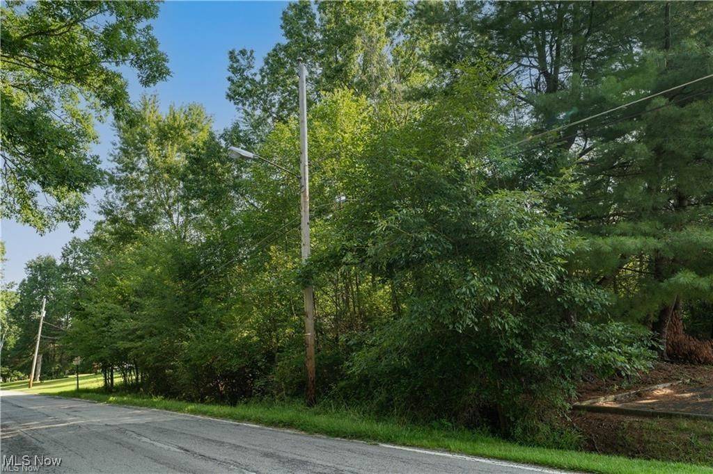 Youngstown, OH 44512,Pinewood DR
