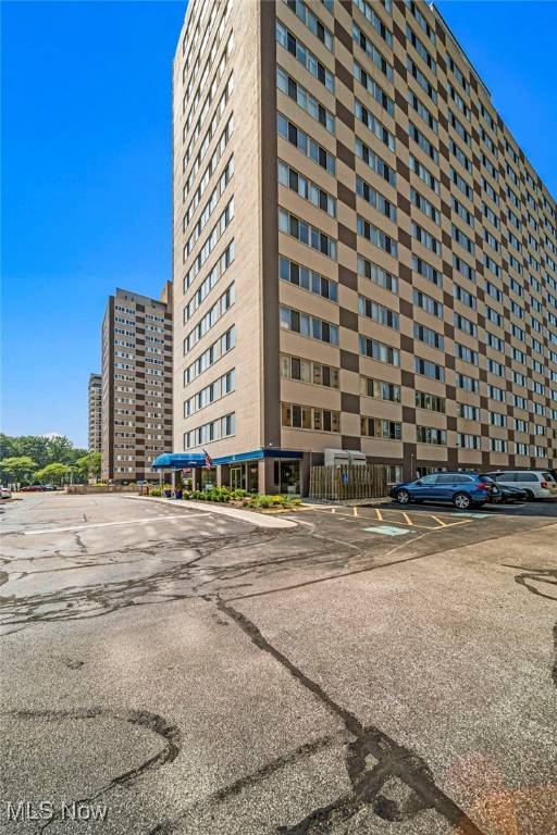 Lakewood, OH 44107,12520 Edgewater DR #210