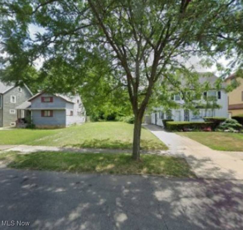 Cleveland Heights, OH 44112,907 Nela View RD