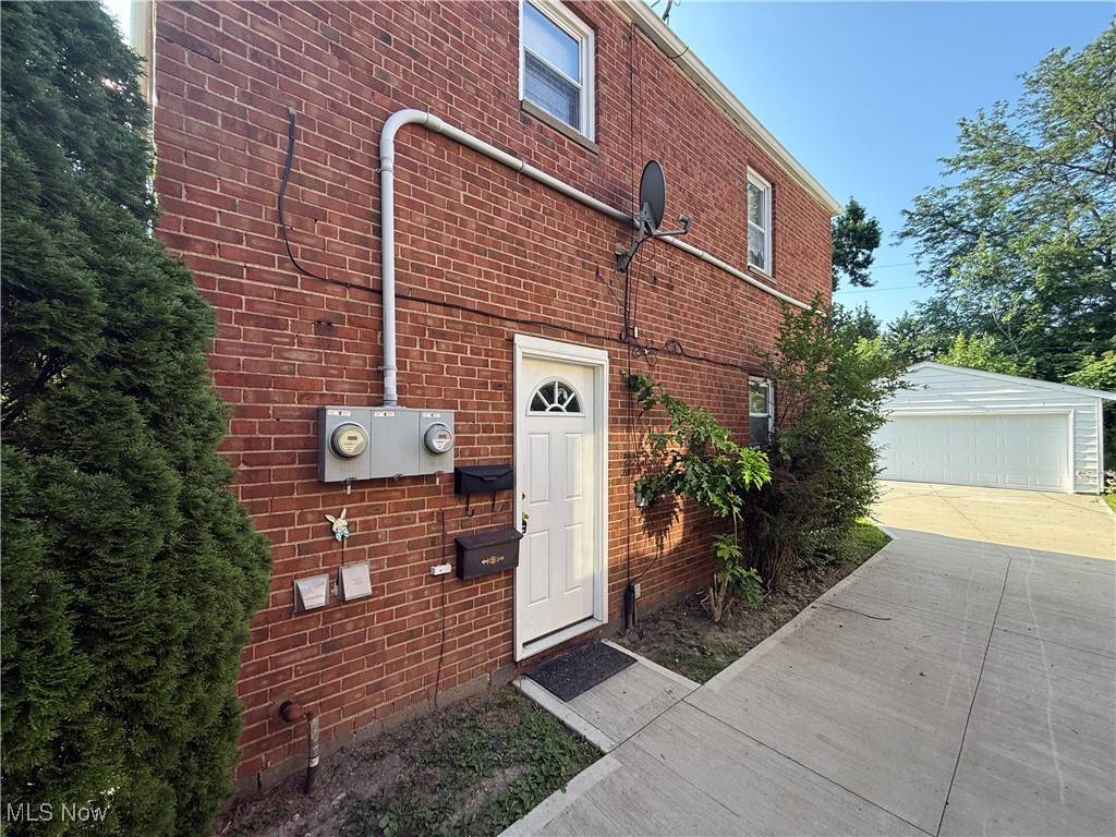 Euclid, OH 44123,21250 Crystal AVE #2