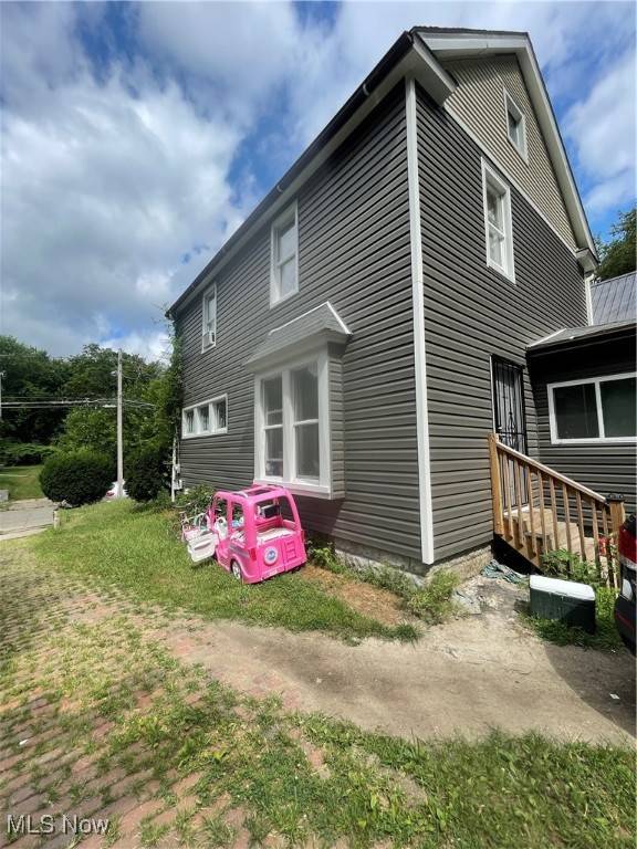 Akron, OH 44307,949 Raymond ST