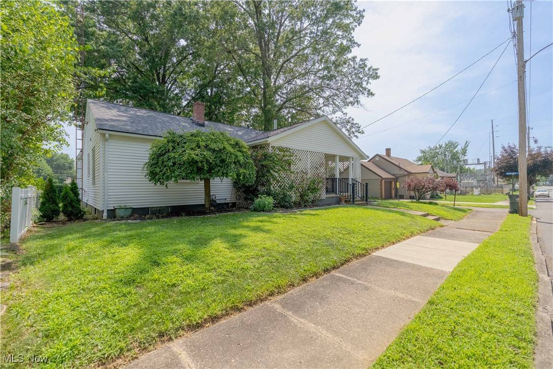 Navarre, OH 44662,37 4th ST NE