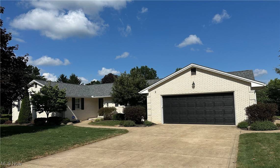North Canton, OH 44720,7410 Starcliff AVE NW