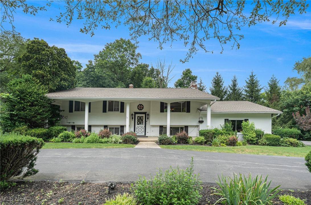Sagamore Hills, OH 44067,785 Willow Lake DR