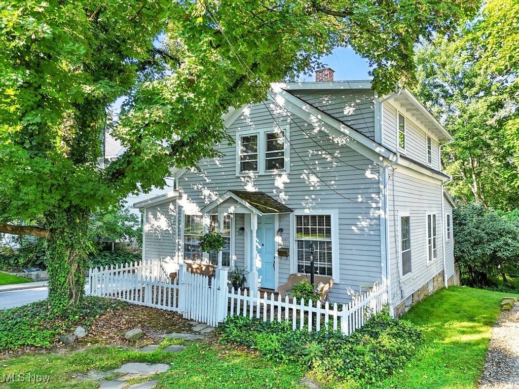 Chagrin Falls, OH 44022,122 S Main ST