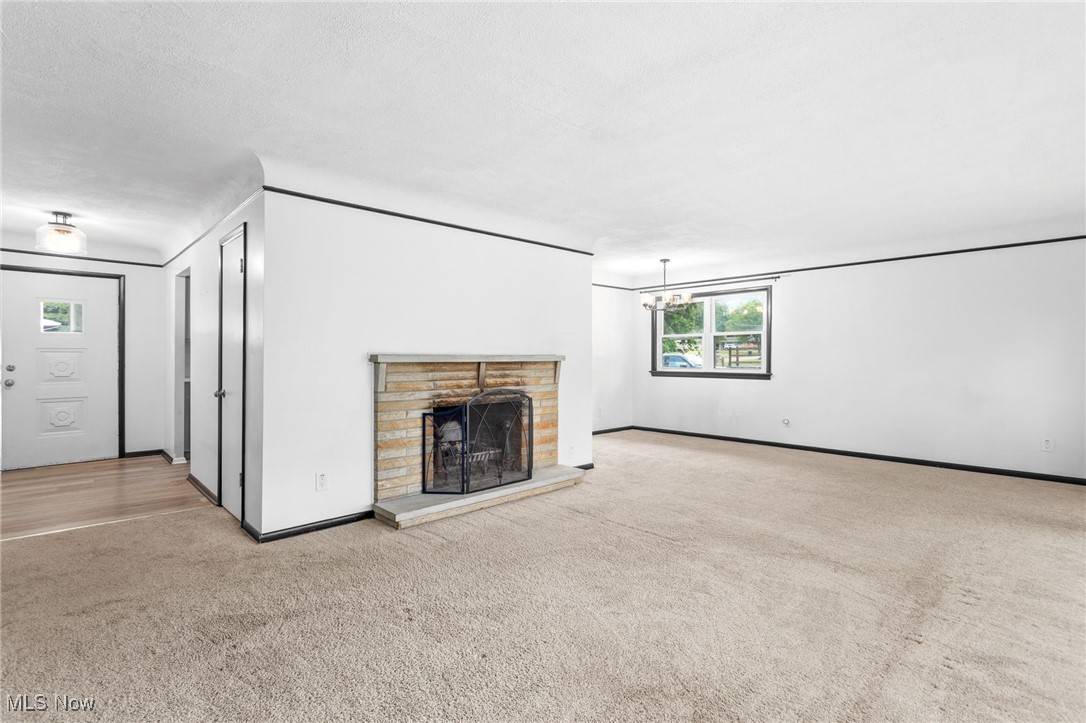 Middleburg Heights, OH 44130,7654 Ragall
