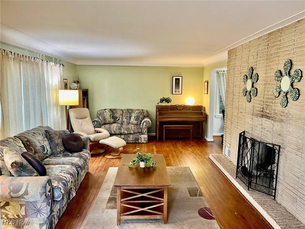 University Heights, OH 44118,2496 Milton RD