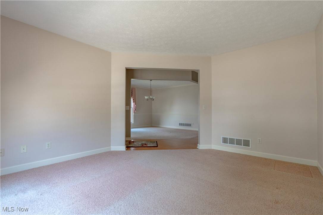 Canton, OH 44721,6464 Harness CIR NE