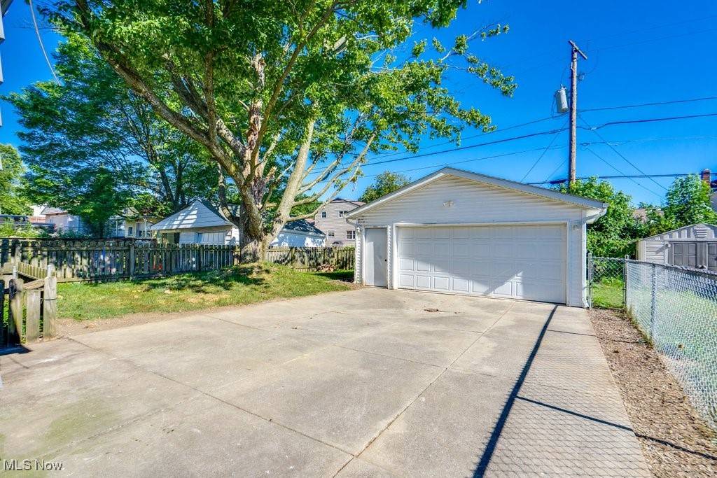 Parma, OH 44134,4702 Longwood AVE