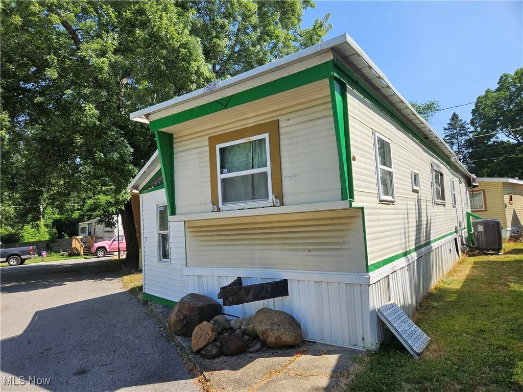 Akron, OH 44312,2305 E Waterloo RD #17