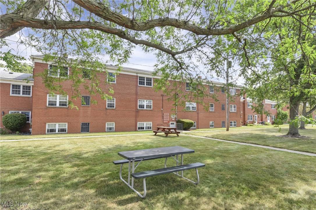 North Olmsted, OH 44070,3944 Brendan LN #G514