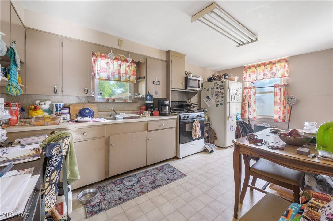Massillon, OH 44646,122 Westland AVE SW