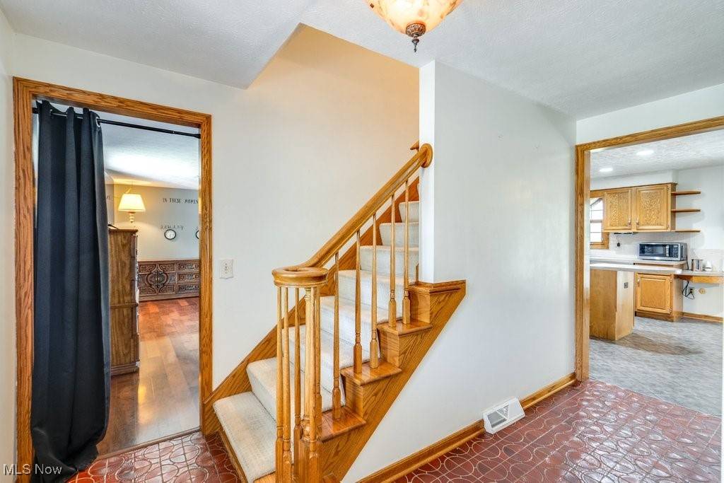 Canton, OH 44721,2218 Hiddenbrook ST NE