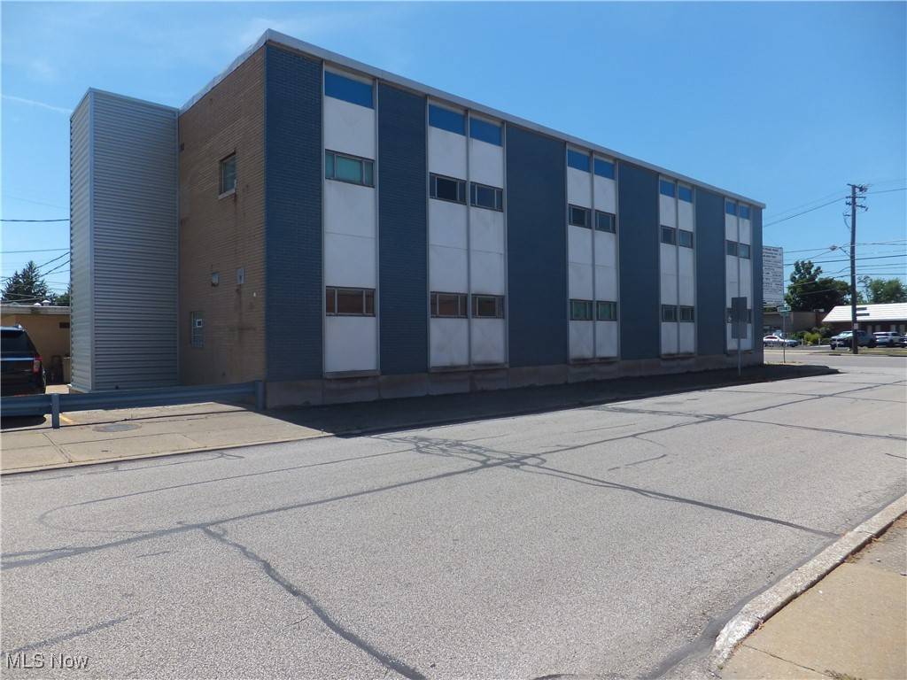 Parma, OH 44129,5579 Pearl RD