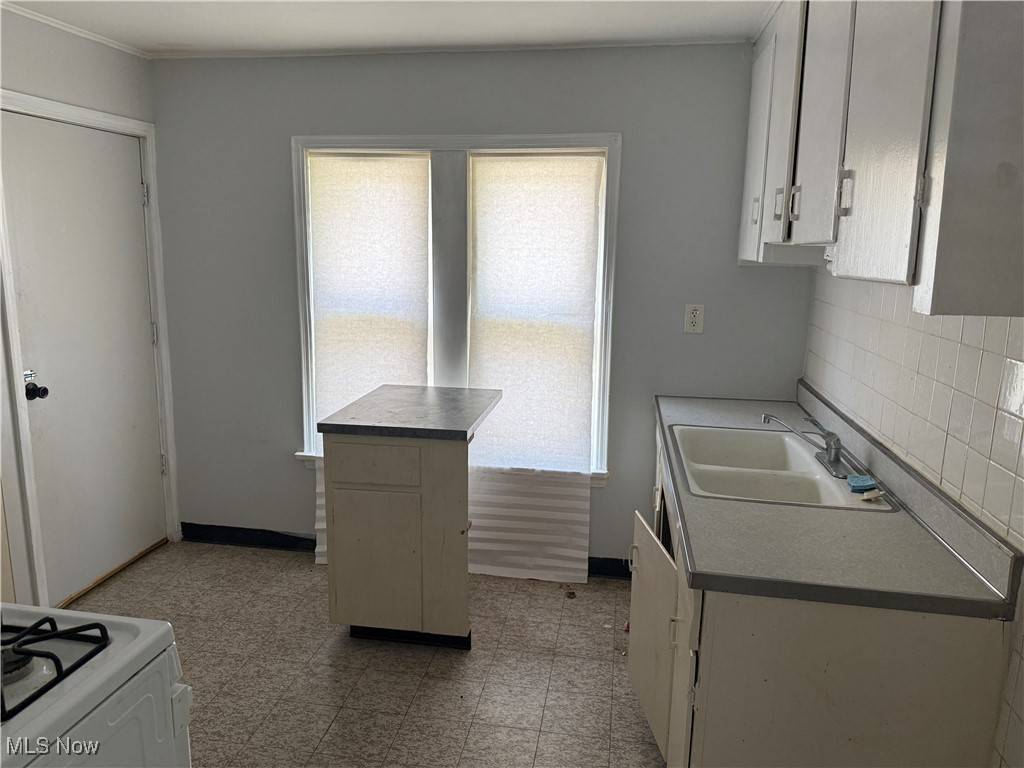 Cleveland, OH 44110,995 Nathaniel RD