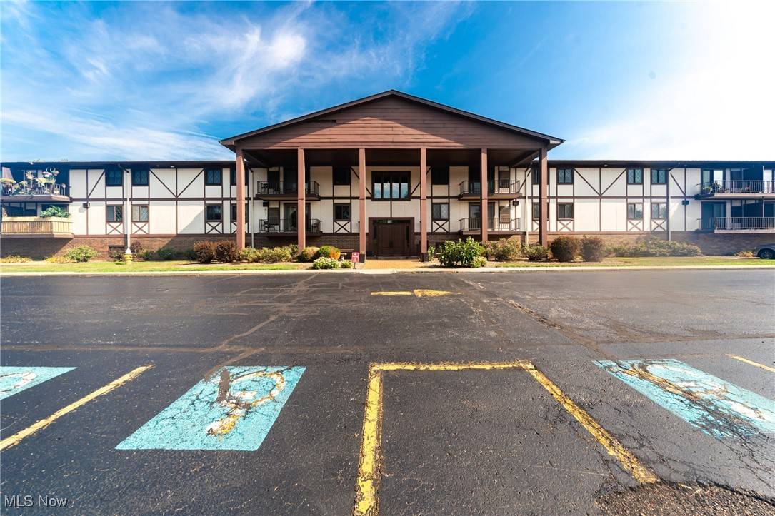 North Olmsted, OH 44070,4849 Grace RD #232