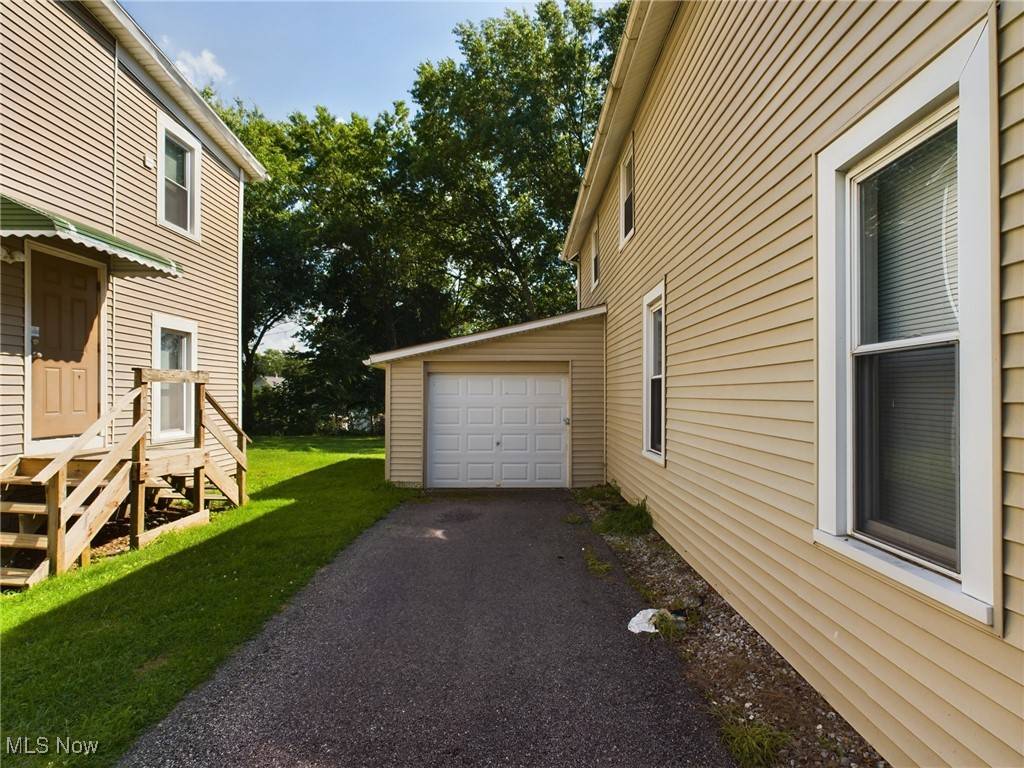 Akron, OH 44304,318 Sterling CT