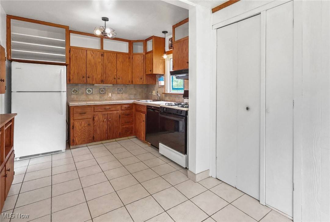 Wooster, OH 44691,562 Bloomington DR