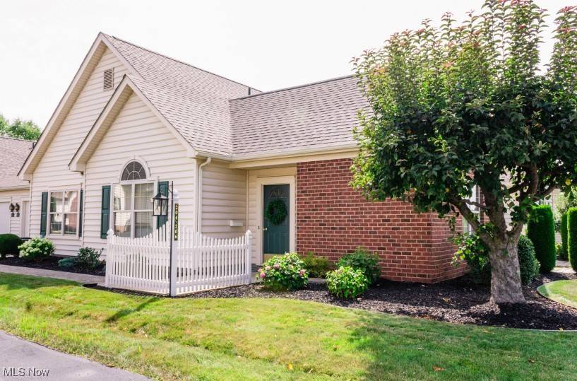 Columbiana, OH 44408,204 Village CT
