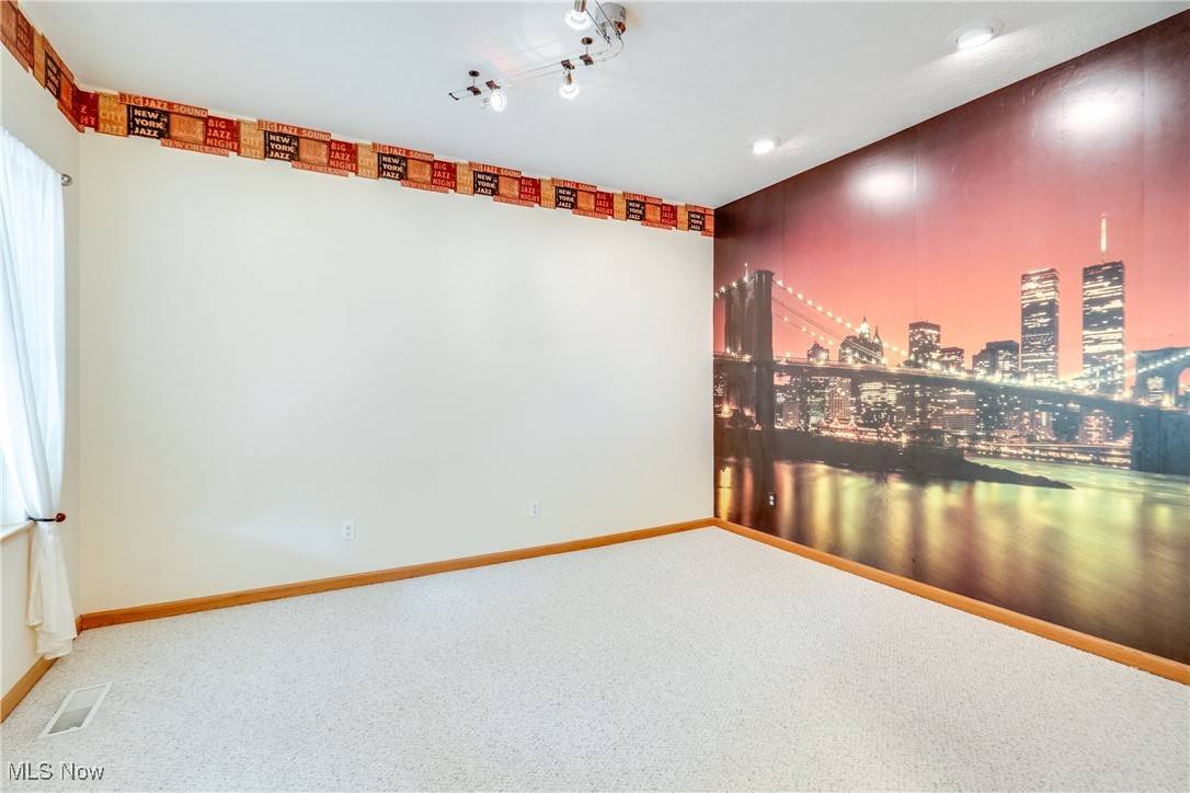 Akron, OH 44312,3108 Vermont PL