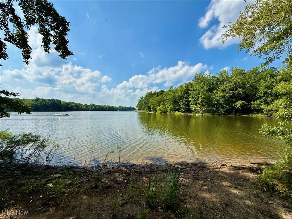 North Benton, OH 44449,247 Donna DR