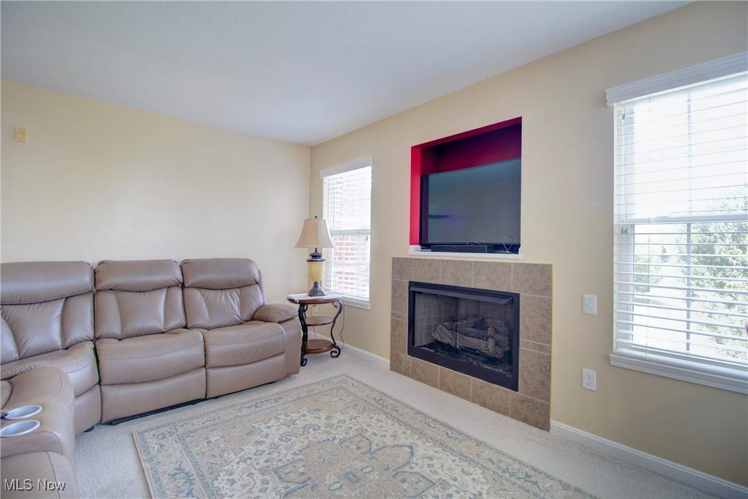 Olmsted Falls, OH 44138,23004 Chandlers LN #4-229