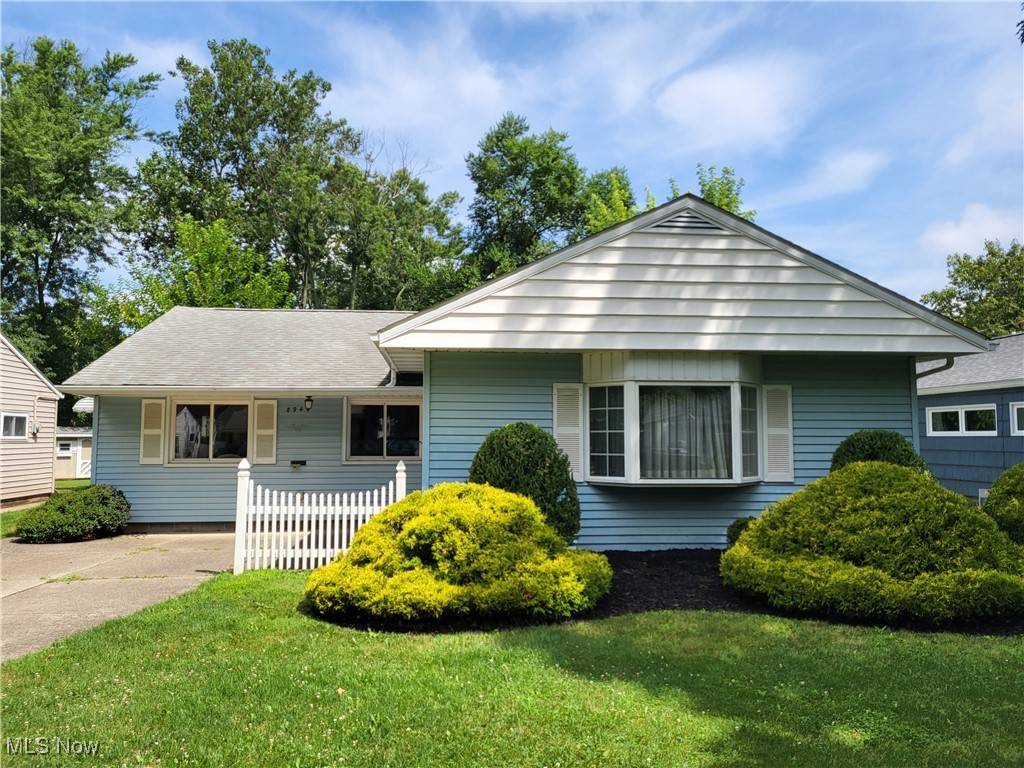 Parma Heights, OH 44130,8944 Manorford DR