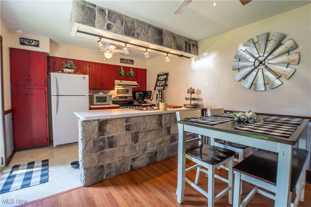 Barberton, OH 44203,369 Big Bend CIR