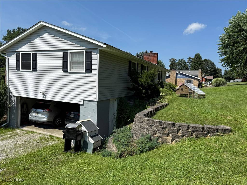 St Clairsville, OH 43950,46671 Almar LN W