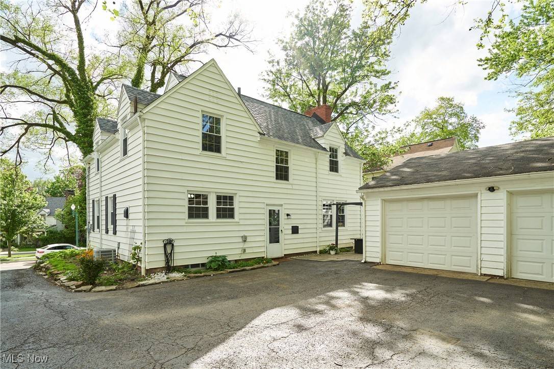 Canton, OH 44714,821 Colonial BLVD NE