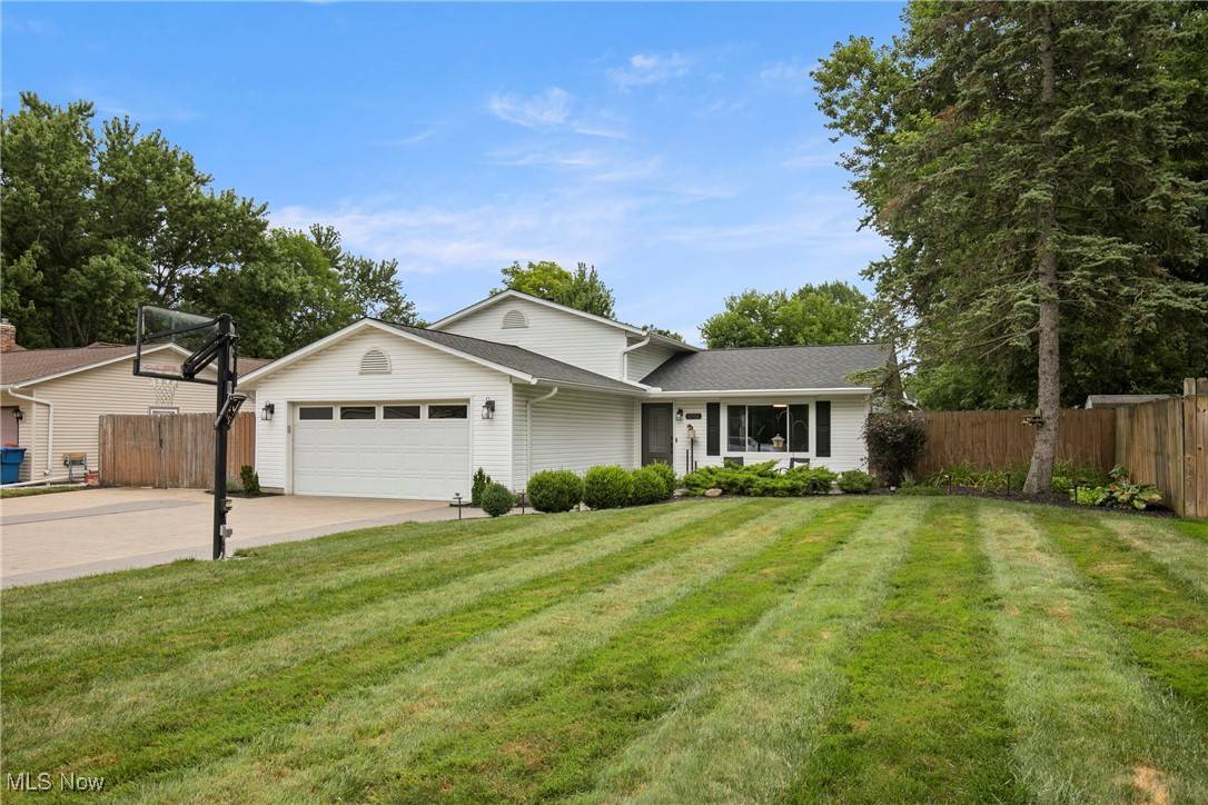 North Ridgeville, OH 44039,6351 Denise DR