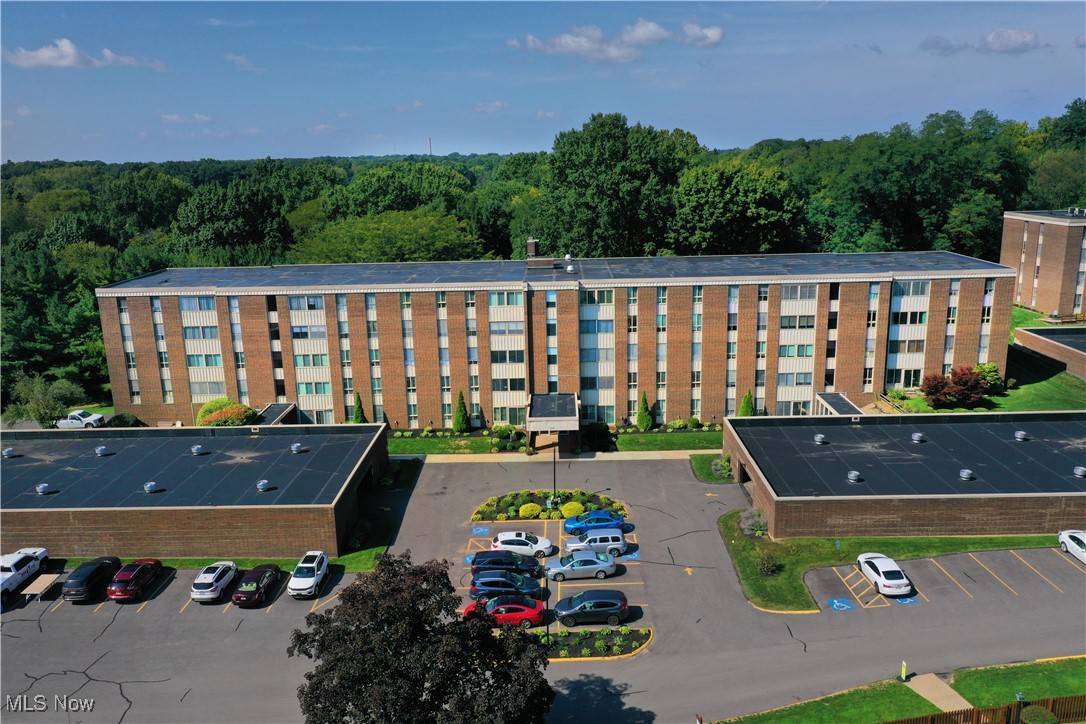 Stow, OH 44224,3066 Kent RD #410
