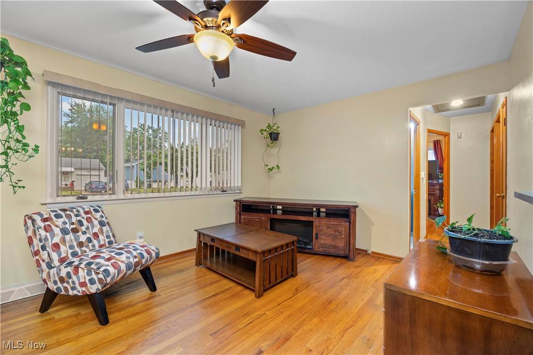 Elyria, OH 44035,923 Sherwood DR