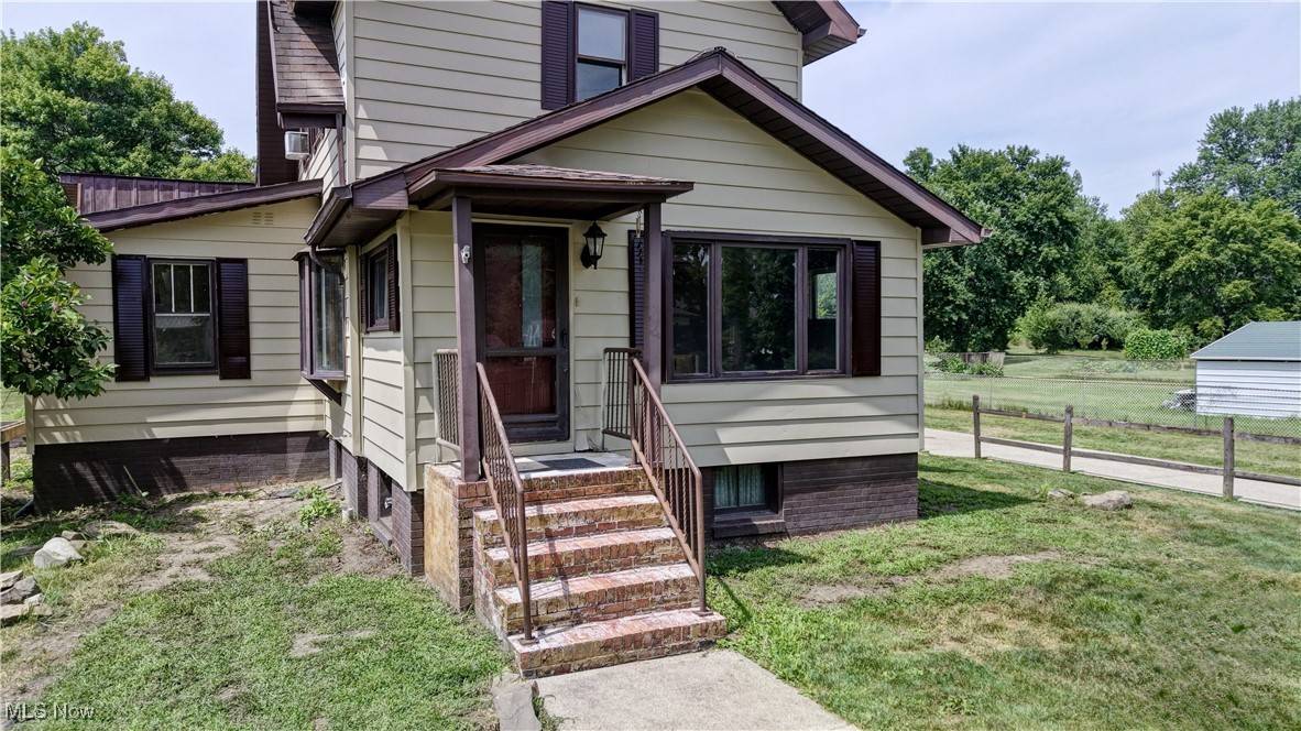 Uhrichsville, OH 44683,1508 Roanoke AVE