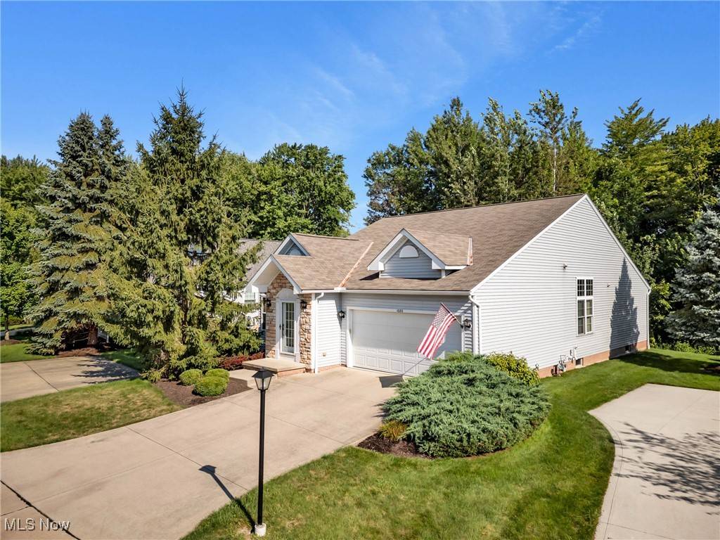 Aurora, OH 44202,1080 Somerset LN