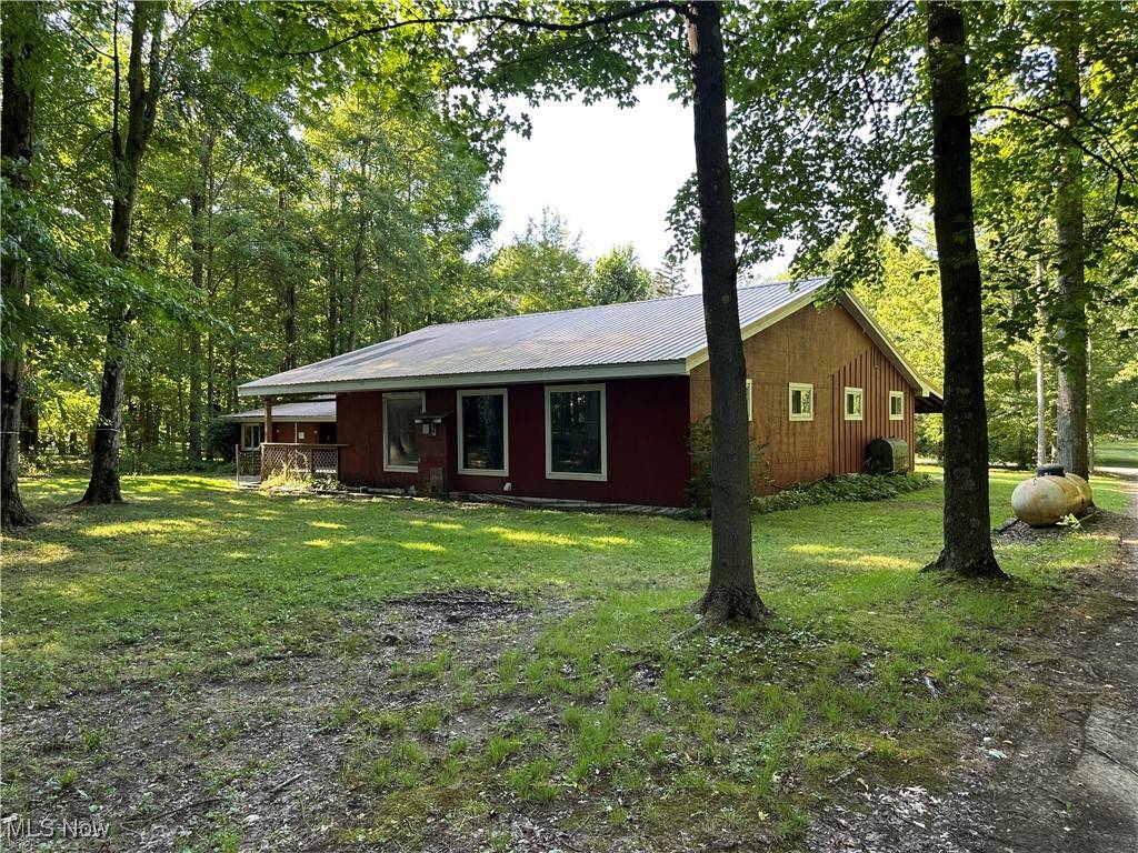 Andover, OH 44003,6968 Morningview DR